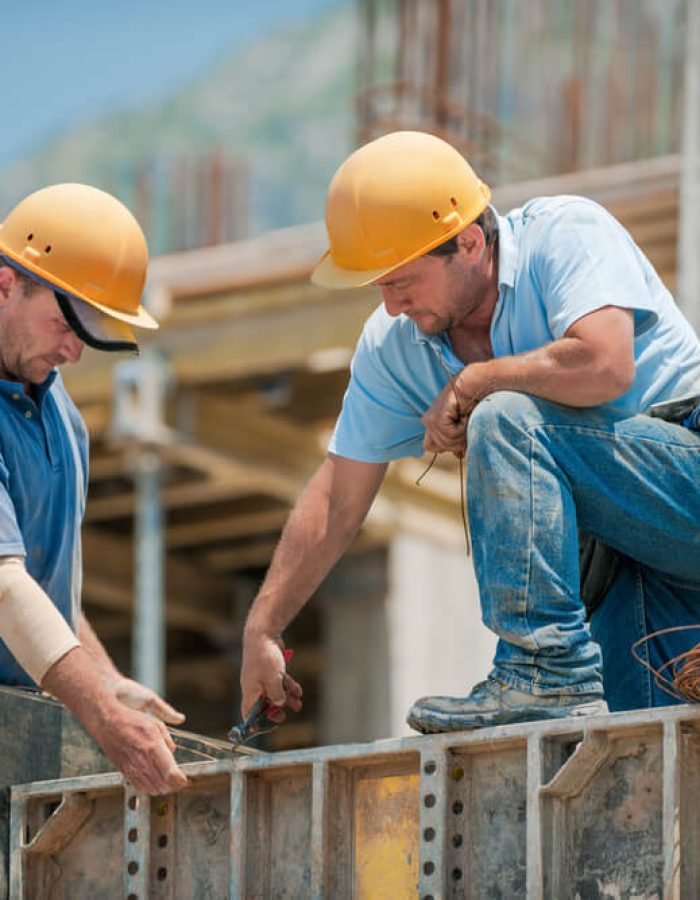 235341-redator-entregar-ate-as-12h-do-dia-0609-pedreiro-ou-empreiteira-qual-contratar-para-realizar-uma-obra